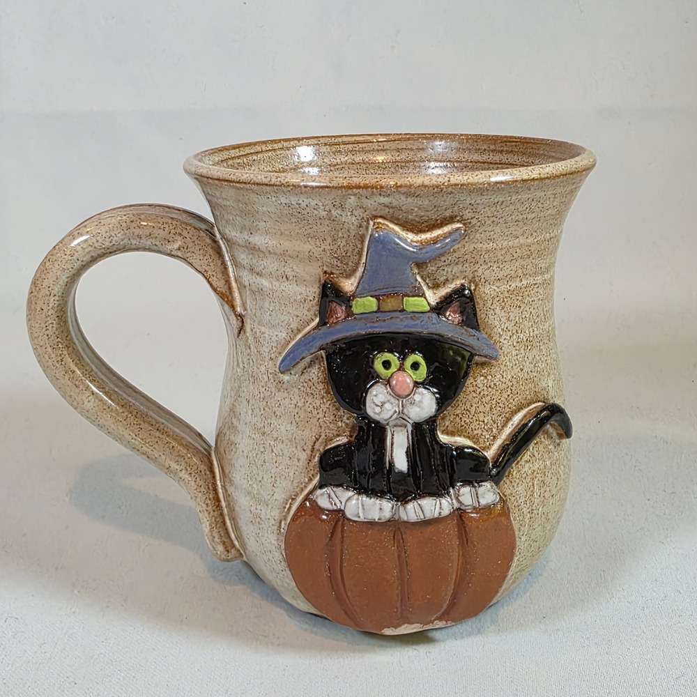 Mudworks USA Black Cat Witch Pumpkin Mug Tan Stoneware Halloween Coffee Cup